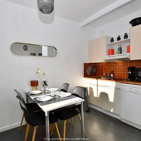 A La Et Au Soleil De St Palais Sur アパート *